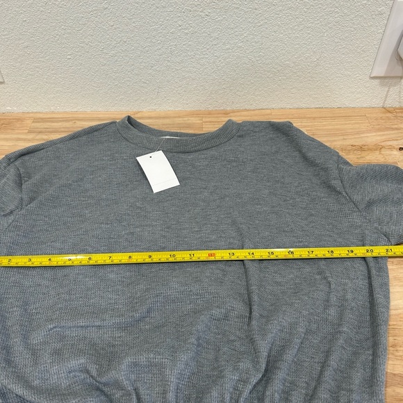 Cut & Paste Knit Crew Neck Oversized Cropped Longe Sleeve Sweater SZ Medium NWT - Picture 8 of 9